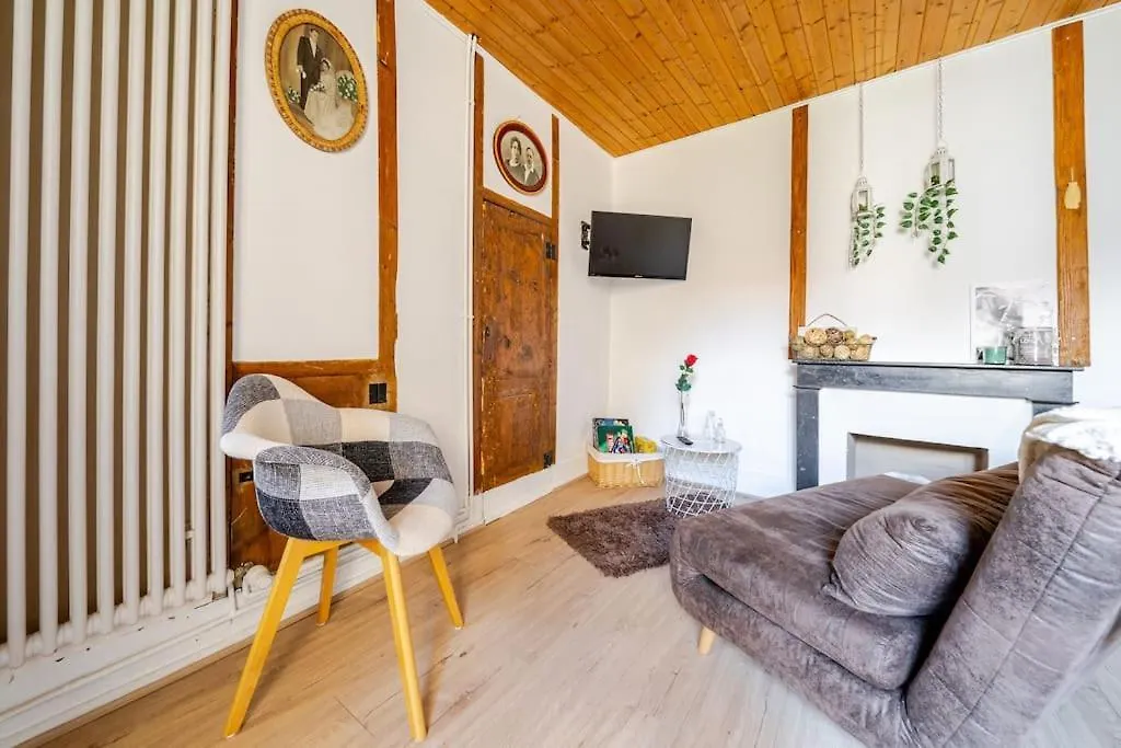 Apartment Petit Village Au Calme Chadeleuf France